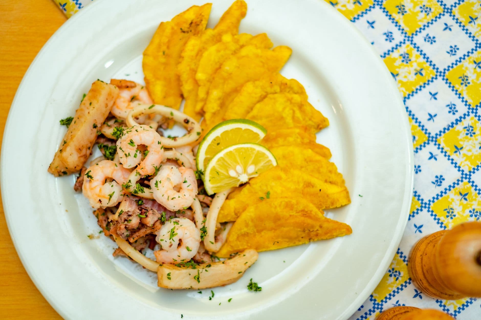 Caribisch gerecht in een restaurant